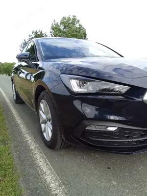 SEAT Leon Leon 2.0 TDI Style RFK/NAVI/SHZ/VIRTUAL Bild 4