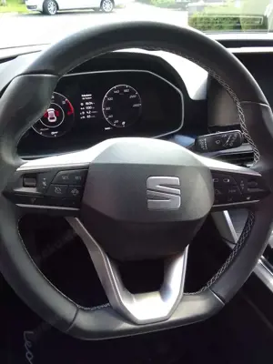 SEAT Leon Leon 2.0 TDI Style RFK/NAVI/SHZ/VIRTUAL Bild 3