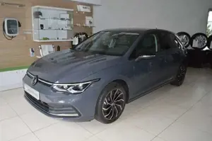 Volkswagen Golf Life 1,5 l eTSI DSG Move LED Navi ACC PDC