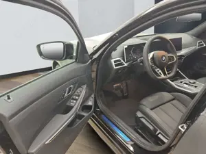 BMW 318 i Touring [M Sport, AHK, ACC, RFK, SHZ, LED] Bild 2
