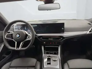 BMW 318 i Touring [M Sport, AHK, ACC, RFK, SHZ, LED] Bild 5