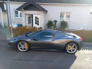 Ferrari 458 Spider, Full Carbon, Garantie, neuwertig Bild 2