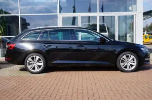 Skoda Superb Combi 1.5 TSI DSG AHK,18'Alu,Navi,Kamera Bild 2