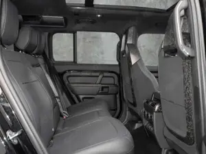 Land Rover Defender 110 P635 Octa Black 467 kW, 5-türig Bild 5