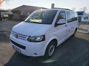 Volkswagen T5 Caravelle Caravelle lang 4Motion | 9 Sitzer