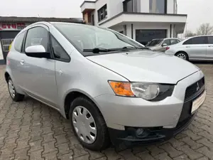 Mitsubishi Colt Intense Halbautomatik   1 Hand Bild 3