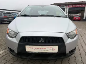 Mitsubishi Colt Intense Halbautomatik   1 Hand Bild 2