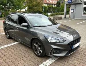 Ford Focus 2.0 EcoBlue Start-Stopp-System Aut. ST-LINE Bild 2