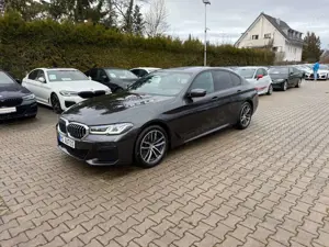 BMW 530 d xDrive MSport*Glass.Dach*Head Up*Massage