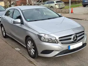 Mercedes-Benz A 180 A 180 (BlueEFFICIENCY) 7G-DCT