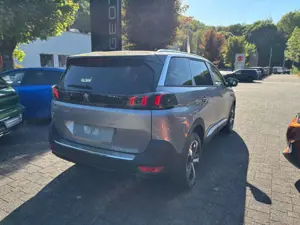Peugeot 5008 Allure 130 Navi ACC SITZHZG LED 360°KAMERA Bild 4