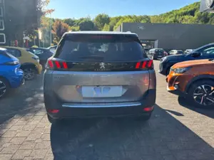 Peugeot 5008 Allure 130 Navi ACC SITZHZG LED 360°KAMERA Bild 5