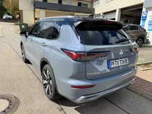 Mitsubishi Outlander 2.4L PHEV TOP Bild 4