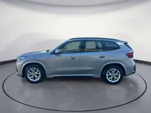 BMW X1 sDrive20i Steptronic M Sport AHK Sitz elektri Bild 3