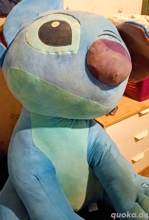 riesengroßes Kuscheltier von stitch