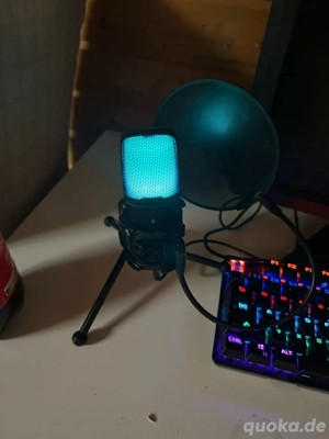 Gaming Mikrofon RGB inkl. Popfilter & Stativ   Top Zustand