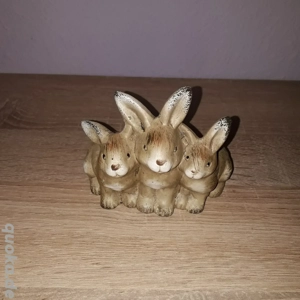 3 sitzende Deko-Osterhasen  hellbraun 