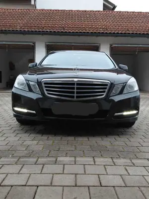 Mercedes-Benz E 200 CGI BlueEFFICIENCY Automatik Elegance