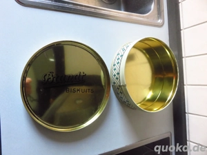 Blechdose, rund mit Rosenmotiv 