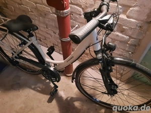 Verkaufe neuwertiges Trekkingfahrrad