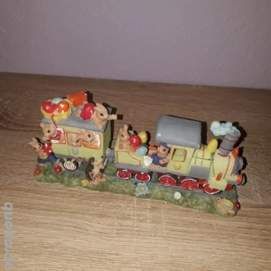 Osterzug bunt,Lokomotive mit 1 Waggon   