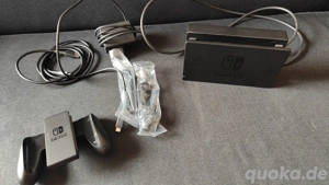 Verkaufe Nintendo Switch 2. Gen mit Pro Controller und Spiel Zelda BotW ! Bild 3