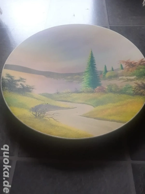 Handgemalter Gipsteller. Einzigartiges Landschaftskunstverk