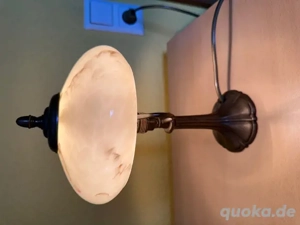 Messing Tischleuchte Glasschirm mit braunen Schlieren