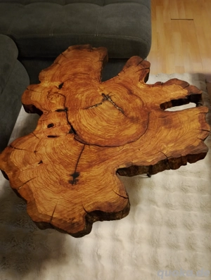 Couchtisch aus Olivenholz