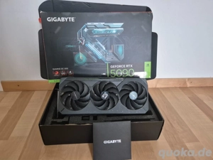 Gigabyte GeForce RTX 5090 Nvidia OC 32G Gaming Grafikkarte     Die Karte befindet sich in einem sehr