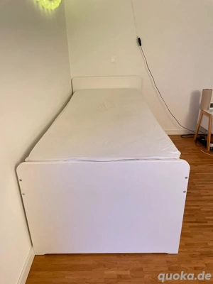 Bett SLÄKT 200x90 mit viel Stauraum
