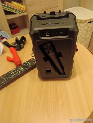 gebe gut erhaltene musik box ab