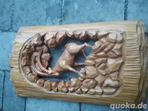 Holzschnitzerei und Geweihe