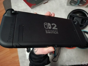 Switch 2 ohne Spiel aber mit viel Zubehör dabei und Ladestation 