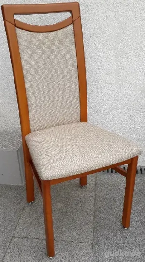 dieser schöne Stuhl ist nach Umzug übrig