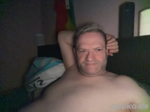 Suche Ihn ab 21 bis 40 für schönen Kontakt 