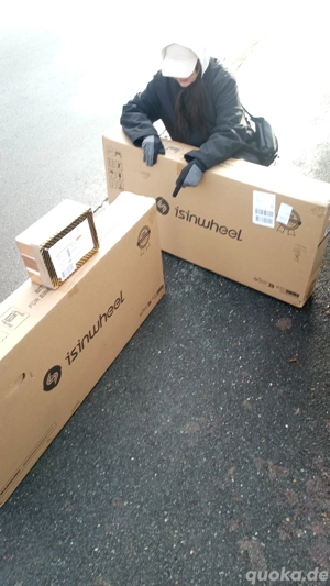 ein nagelneuer escooter 