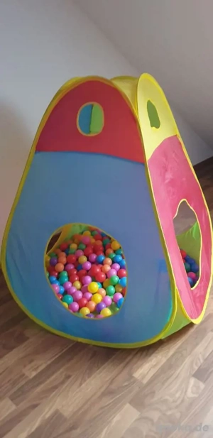 Spielzelt von Knorrtoys mit ca. 260-300 Bällen