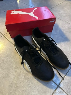Puma Sneaker dportschuhe fußballschuhe schwarz Monarch II mit weißem Streifen Gr. 38,5