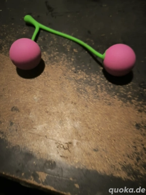 ich suche eine nette schlanke BI Frau mit kleinen Brüsten Bild 5