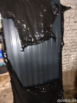 Eine neue Metal Tür 