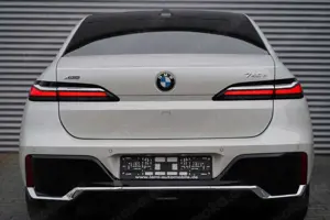 BMW 740 d xDrive M Sport SKYLOUNGE LUFT 360 BW HUD Bild 5