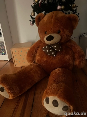 großer teddybär ca 1m mit schleife