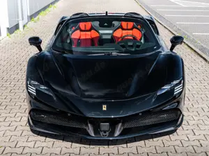 Ferrari SF90 Spider FULL CARBON I RACE-SEATS I LIFT I JBL | DEL. MILES