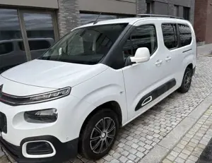 Citroen Berlingo XL PureTech 110 FEEL | Keyless | Carplay | Navi Bild 3