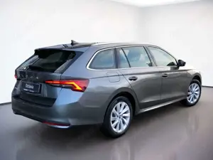 Skoda Octavia Combi Selection 2.0TDI TravelA.WinterP.AHK.KAM.SHZ Bild 4
