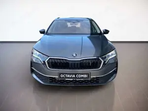 Skoda Octavia Combi Selection 2.0TDI TravelA.WinterP.AHK.KAM.SHZ Bild 3