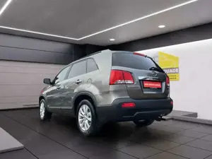 Kia Sorento Vision 4WD AHK Sportpaket Leder Mehrzonenklima SHZ Bild 3