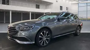 Mercedes-Benz E 300 e Pano*HUD*360*Twinkel*LED*Leder*Navi*DAB