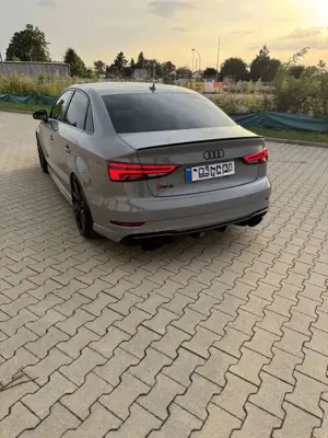 Audi RS3 Limousine S tronic Bild 3